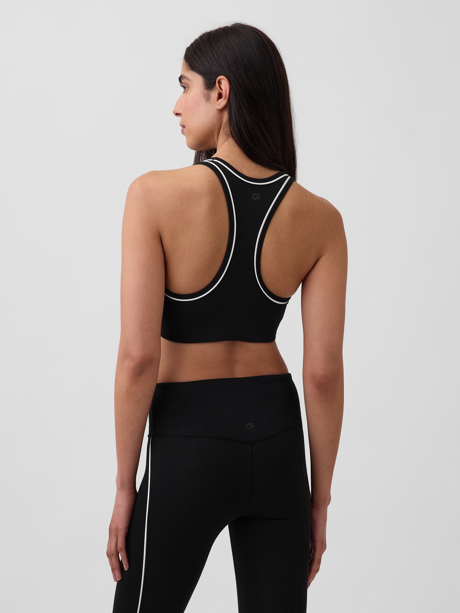 L'image numéro 2 présente Soutien-gorge de sport lisse GapFit à dos nageur à maintien moyen