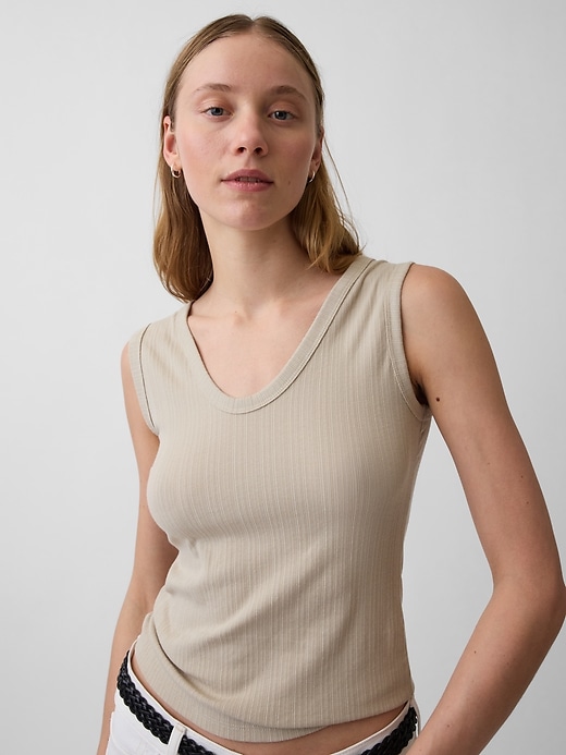 L'image numéro 4 présente Camisole côtelée moderne