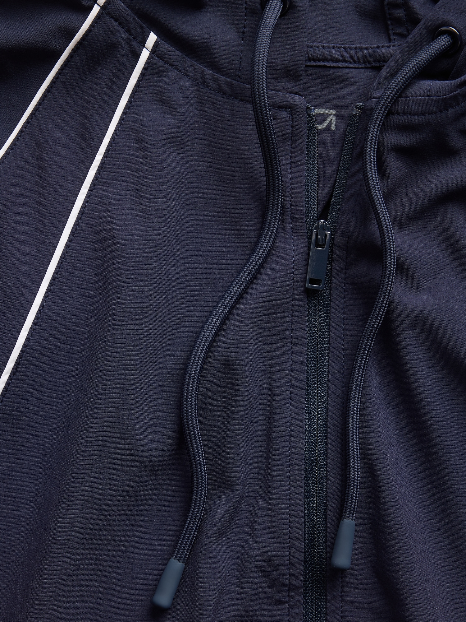 GapFit Tech Windbreaker