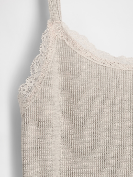 L'image numéro 4 présente Camisole gaufrée à bordure en dentelle pour Enfant