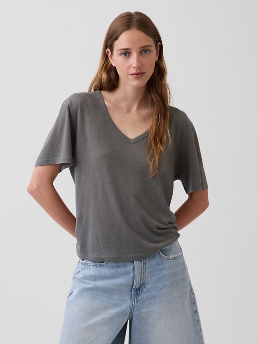 L'image numéro 1 présente T-shirt décontracté à encolure en V en mélange de lin
