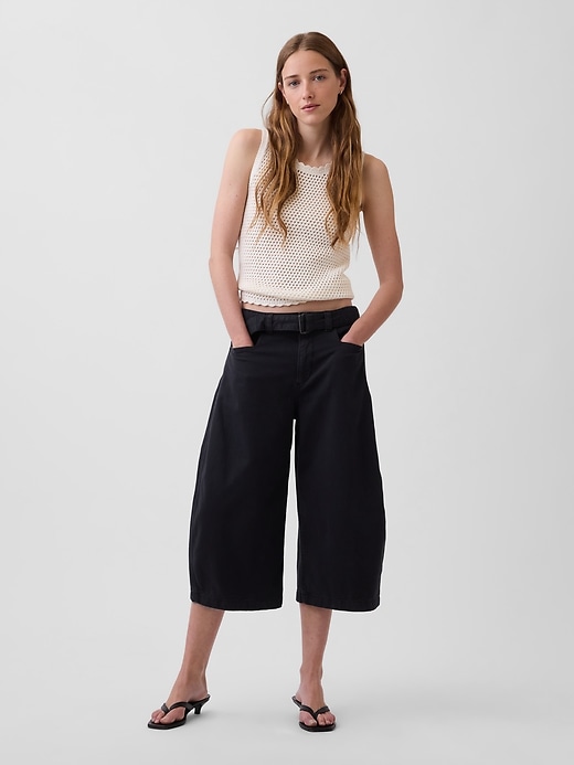 L'image numéro 2 présente Camisole crochetée