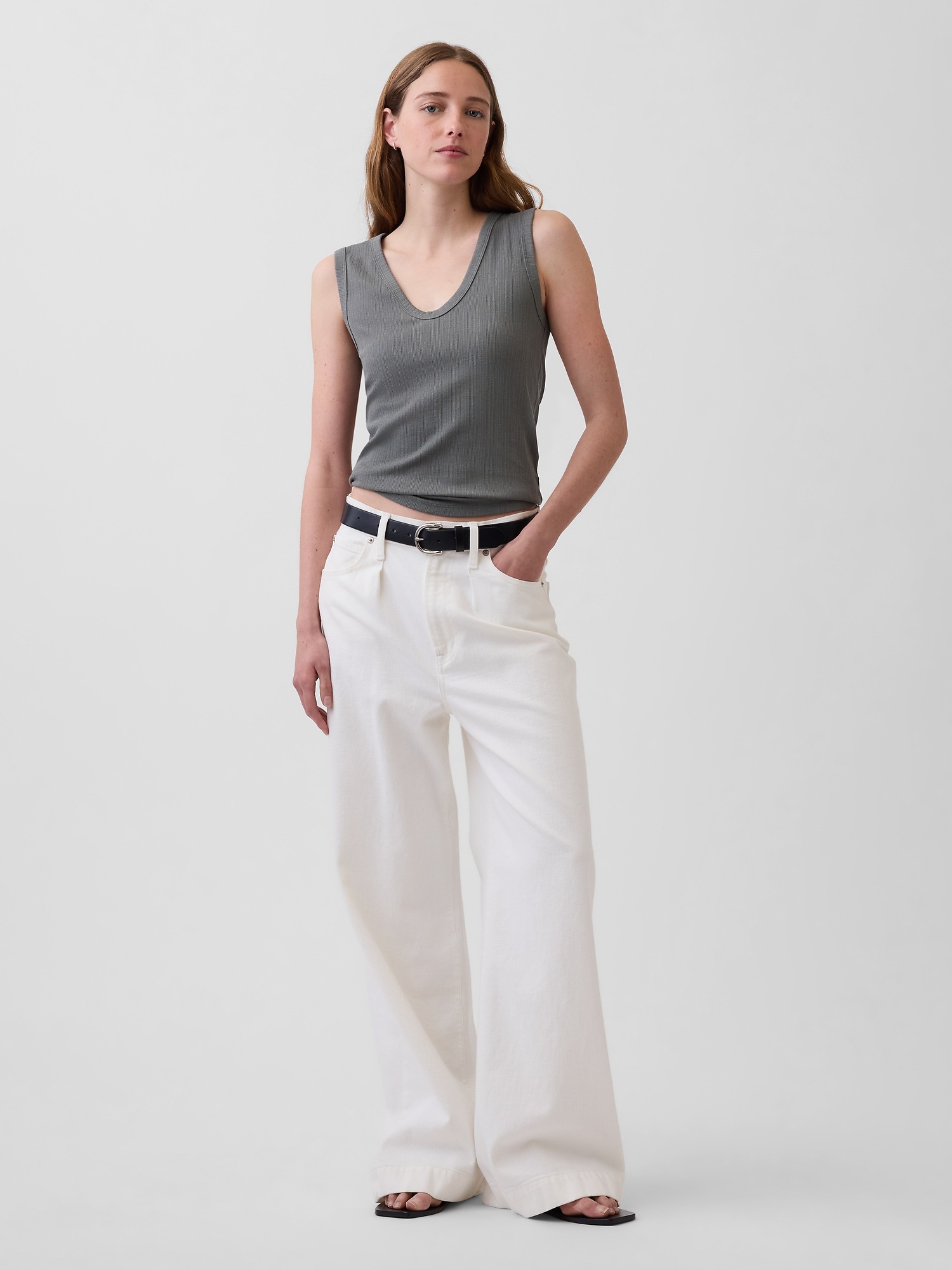 L'image numéro 2 présente Camisole côtelée moirée
