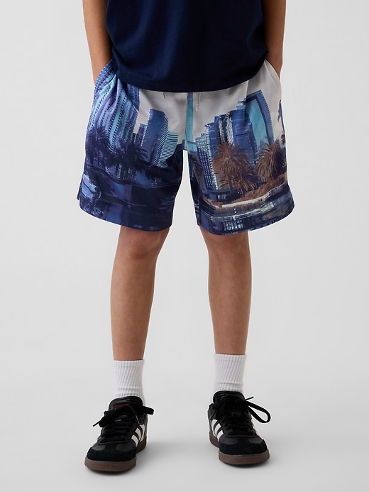 L'image numéro 3 présente Short confort en maille recyclée GapSport pour Enfant, entrejambe 15 cm