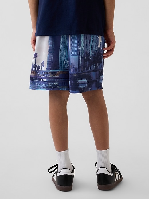 L'image numéro 4 présente Short confort en maille recyclée GapSport pour Enfant, entrejambe 15 cm