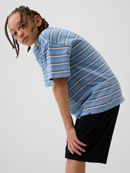 L'image numéro 5 présente Short de sport en maille pour Enfant, entrejambe de 20 cm