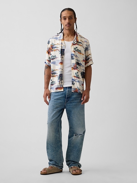 L'image numéro 2 présente Chemise décontracté à col plat ouvert