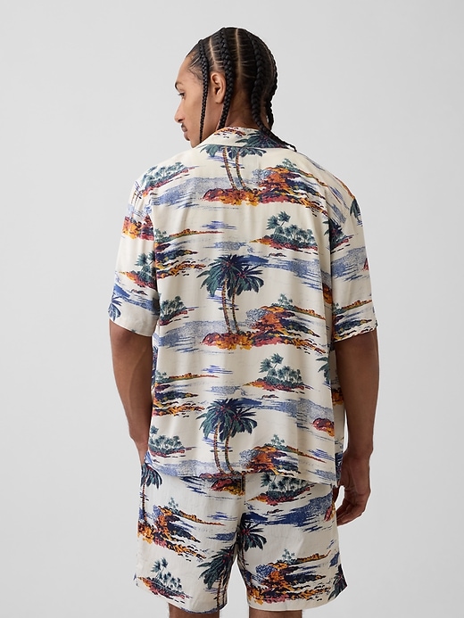 L'image numéro 3 présente Chemise décontracté à col plat ouvert