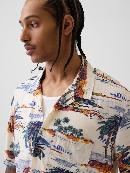 L'image numéro 4 présente Chemise décontracté à col plat ouvert