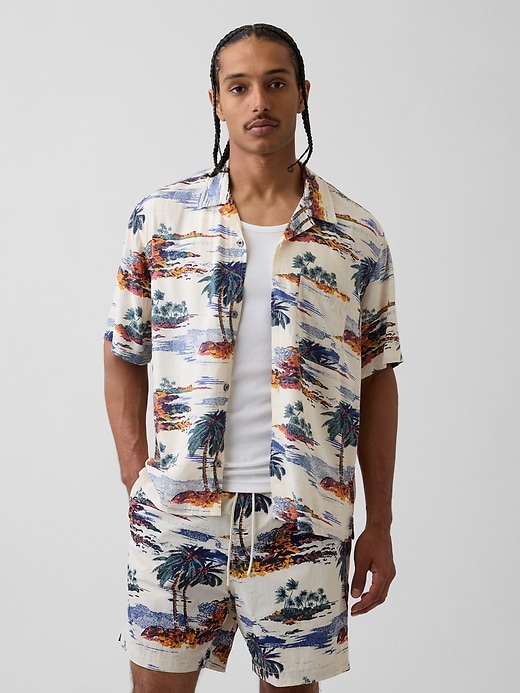 L'image numéro 1 présente Chemise décontracté à col plat ouvert