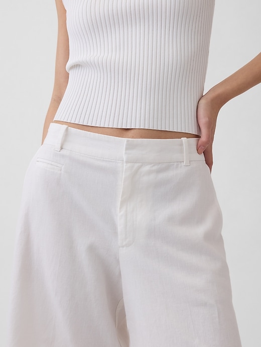 Image number 5 showing, 9" Low Rise Linen-Blend Trouser Shorts