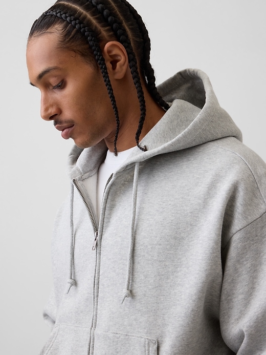 L'image numéro 4 présente Chandail à capuchon avec glissière coupe surdimensionnée et courte VintageDoux