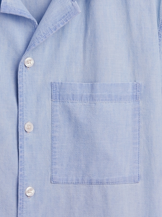 L'image numéro 4 présente Chemise de vacances en chambray