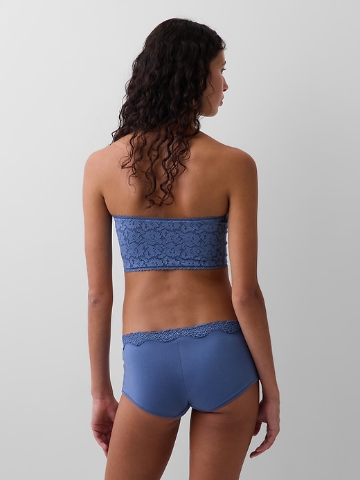 L'image numéro 2 présente Soutien-gorge léger bandeau en coton biologique extensible avec bordure en dentelle