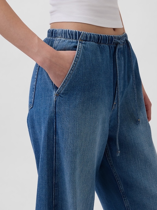 L'image numéro 5 présente Jean coupe baril à taille haute