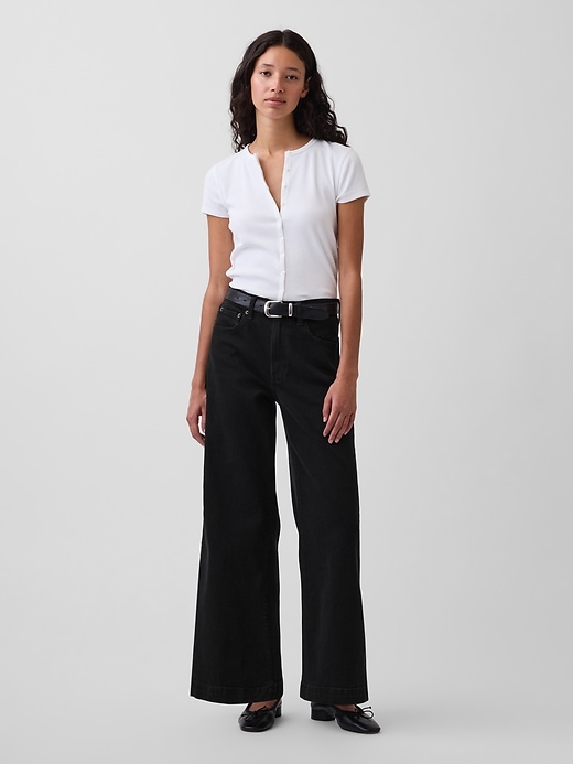 L'image numéro 1 présente Jean sportif jambe large à taille haute longueur cheville