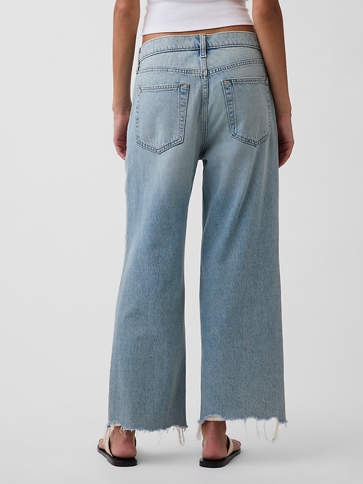 L'image numéro 4 présente Jean court décontracté à taille mi-basse ample