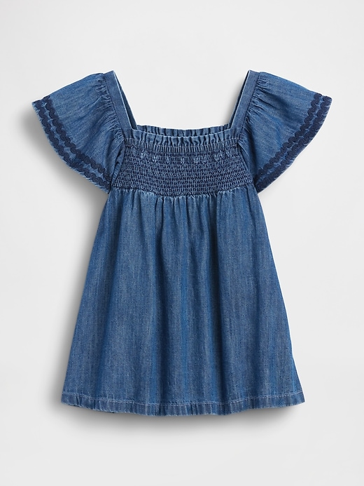 L'image numéro 1 présente Robe en denim à smocks pour Bébé