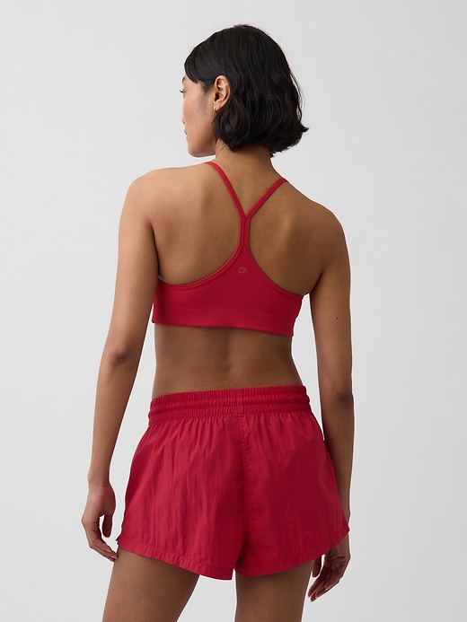 L'image numéro 2 présente Soutien-gorge de sport lisse GapFit à dos nageur