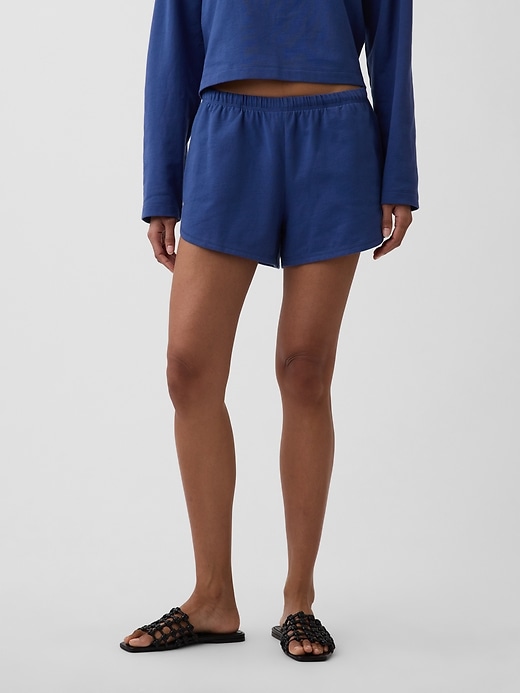 L'image numéro 2 présente Shorts à ourlet arrondi fendu, 7,5 cm