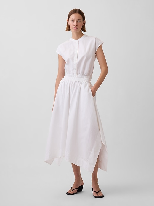 L'image numéro 2 présente Chemise courte à mancherons en popeline