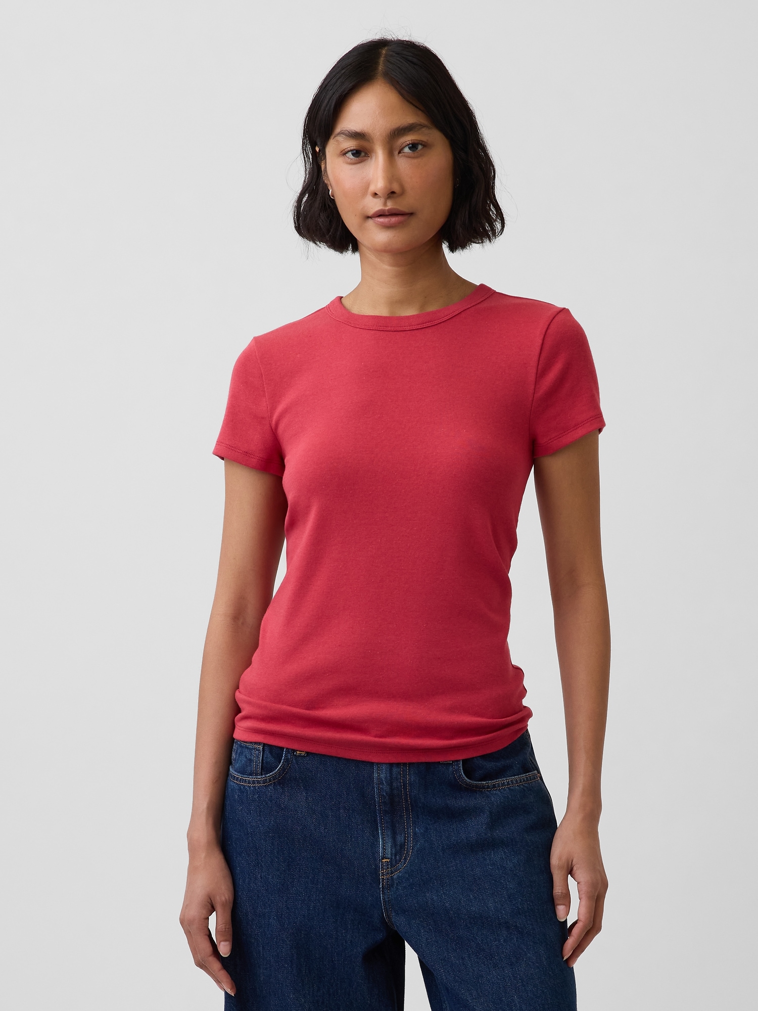 L'image numéro 1 présente T-shirt ras du cou moderne