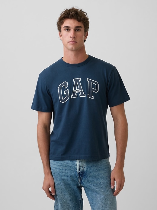 L'image numéro 1 présente T-shirt à logo Gap incurvé