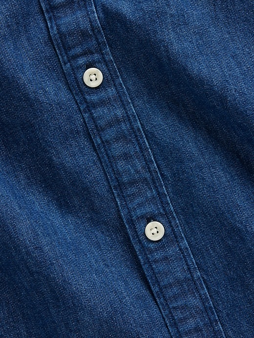 L'image numéro 4 présente Chemise décontractée en denim à ourlet droit