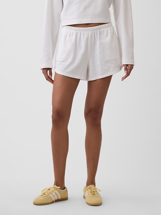 L'image numéro 2 présente Shorts à ourlet arrondi fendu, 7,5 cm