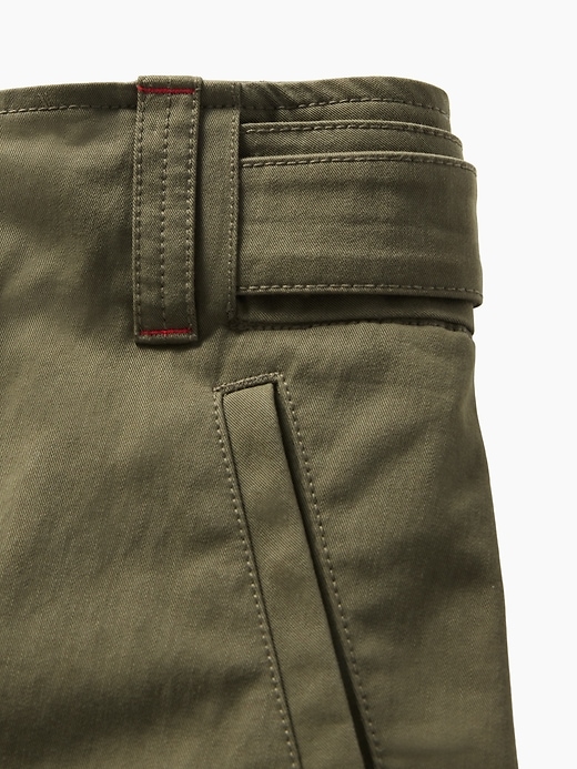 L'image numéro 6 présente Pantalon cargo taille haute Gap × Victoria Beckham