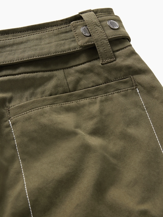 L'image numéro 7 présente Pantalon cargo taille haute Gap × Victoria Beckham