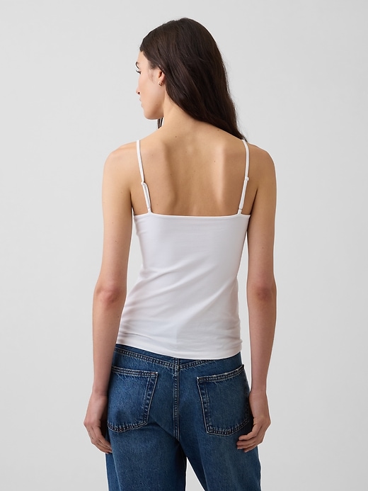 L'image numéro 2 présente Camisole essentielle moulante
