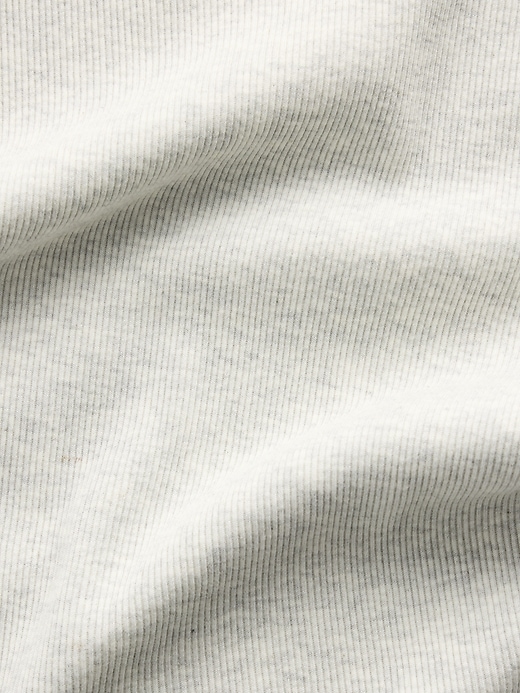 L'image numéro 4 présente Camisole côtelée à encolure dégagée pour Enfant