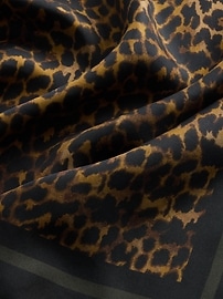 Image number 3 showing, 100% Silk Bandana