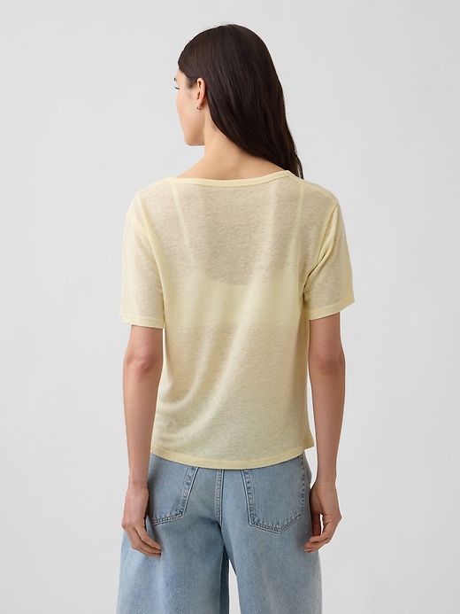 L'image numéro 3 présente T-shirt décontracté à encolure en V en mélange de lin