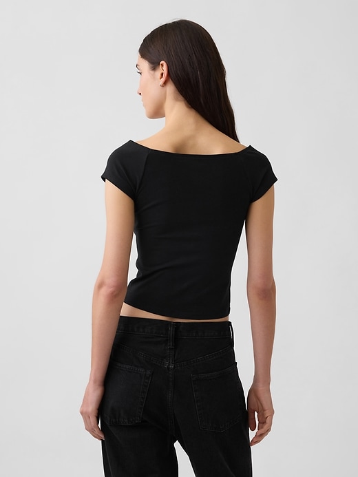 L'image numéro 3 présente T-shirt court moulant à épaules dénudées en jersey