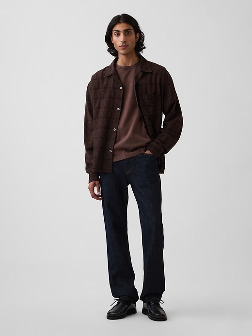 L'image numéro 1 présente Jean droit