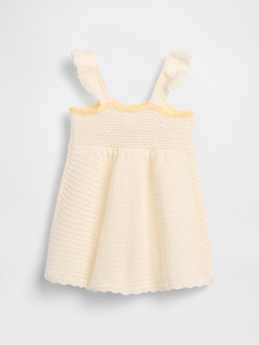 L'image numéro 2 présente Robe crochetée à fleurs pour Bébé