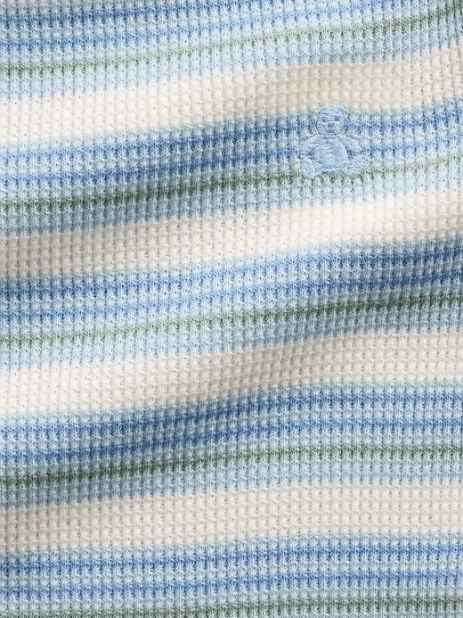 L'image numéro 3 présente Cache-couche gaufré Premiers essentiels pour Bébé