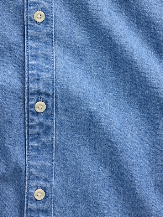 L'image numéro 4 présente Chemise décontractée en denim à ourlet droit