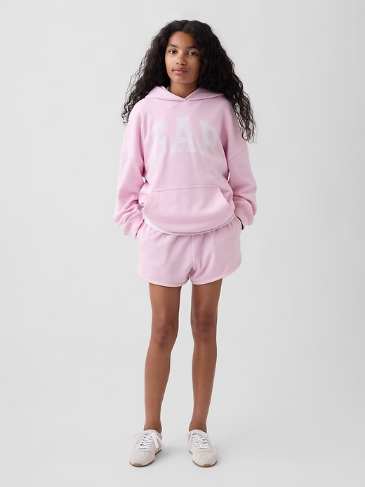 L'image numéro 1 présente Short décontracté en jersey bouclette VintageDoux à ourlet arrondi fendu pour Enfant