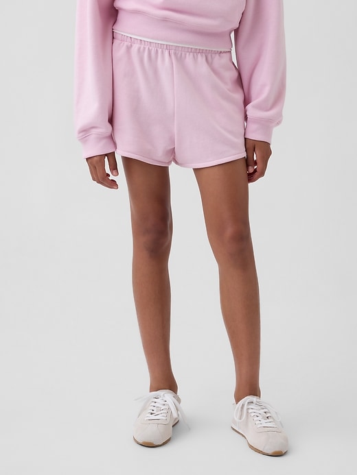 L'image numéro 3 présente Short décontracté en jersey bouclette VintageDoux à ourlet arrondi fendu pour Enfant