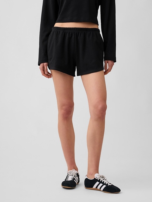 L'image numéro 2 présente Shorts à ourlet arrondi fendu, 7,5 cm