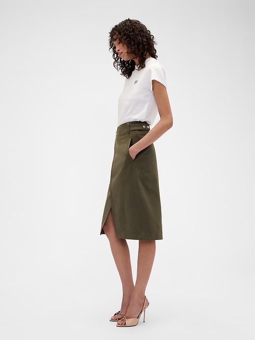 L'image numéro 3 présente Jupe cargo Gap × Victoria Beckham.