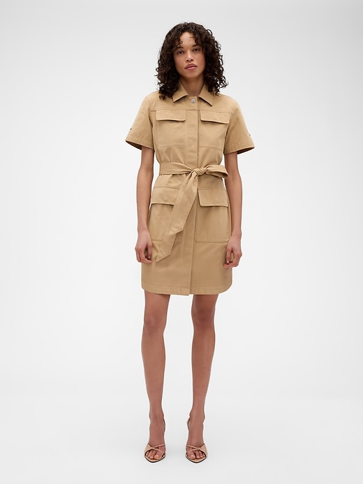 L'image numéro 1 présente Robe courte de style imperméable Gap × Victoria Beckham