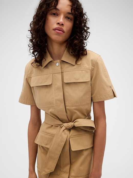 L'image numéro 4 présente Robe courte de style imperméable Gap × Victoria Beckham