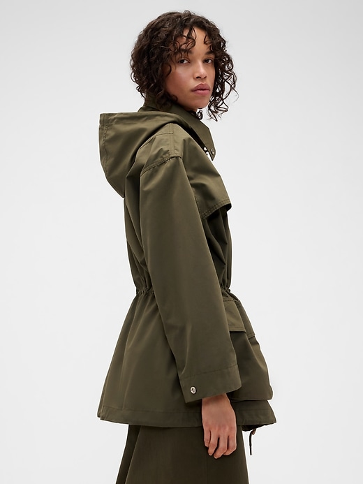 L'image numéro 3 présente Parka Gap × Victoria Beckham