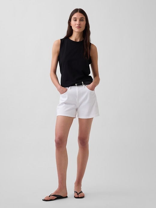 L'image numéro 1 présente Short en denim à taille haute, 9 cm