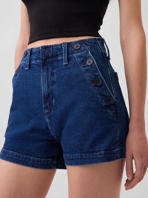 L'image numéro 6 présente Short de style marin en denim à taille haute, 9 cm