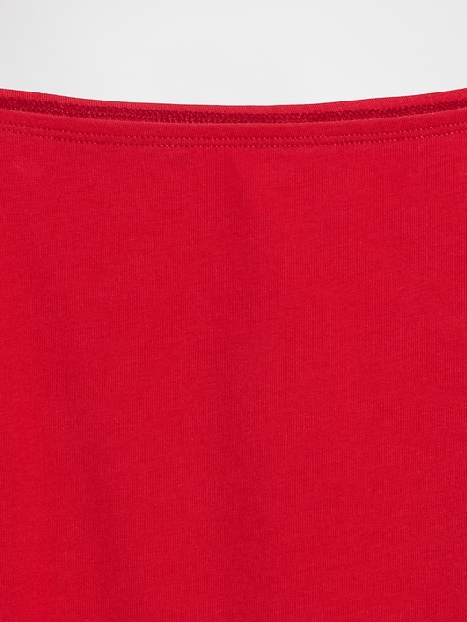 L'image numéro 4 présente T-shirt court moulant à épaules dénudées en jersey